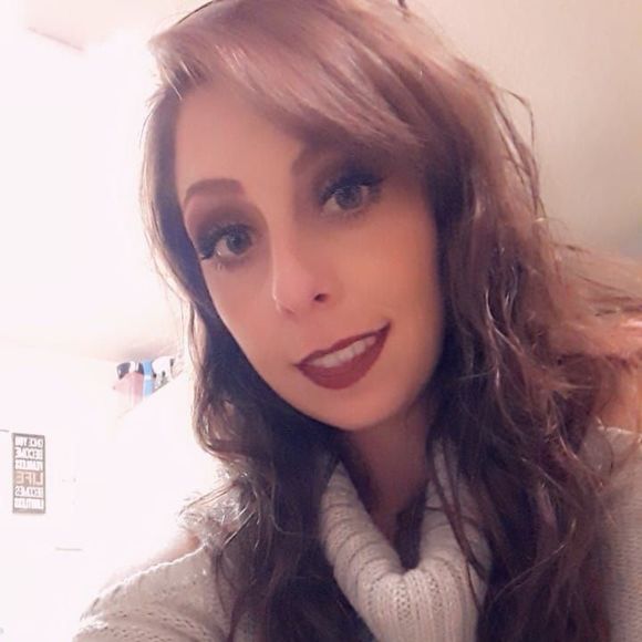 Meet your Posher, Ashley - Picture 1 of 1